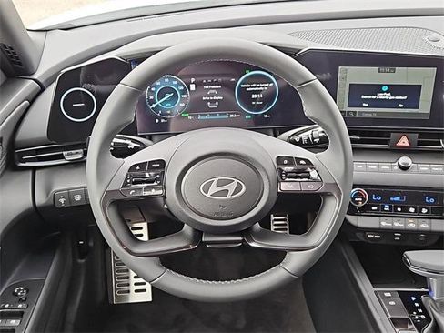 New 2025 Hyundai Elantra SEL image 20