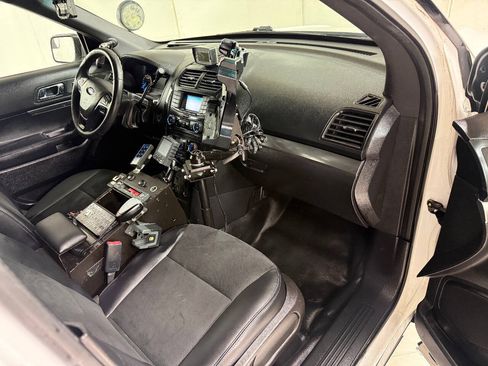 Used 2017 Ford Explorer 4WD Police Interceptor image 38