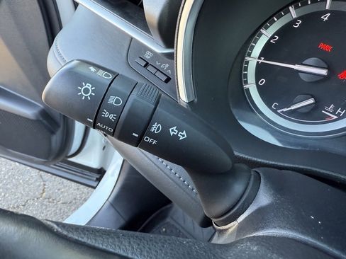 Used 2022 Toyota Highlander XLE image 33