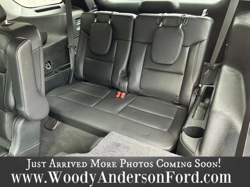 Used 2024 Ford Explorer XLT w/ Equipment Group 202A AWD/4WD image 18