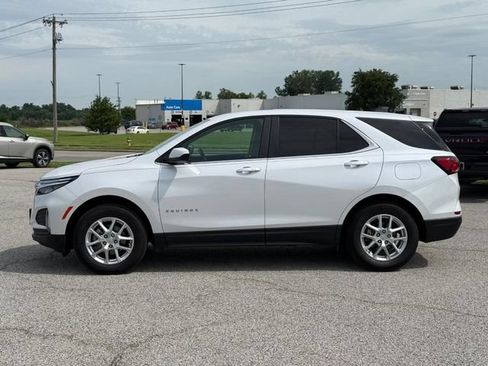 Used 2024 Chevrolet Equinox LT w/ LPO, Floor Liner Package FWD image 2