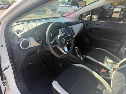 Certified 2021 Nissan Versa SV FWD image 14