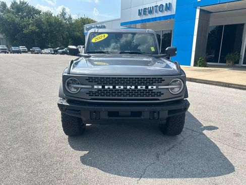 Used 2024 Ford Bronco Badlands AWD/4WD image 2