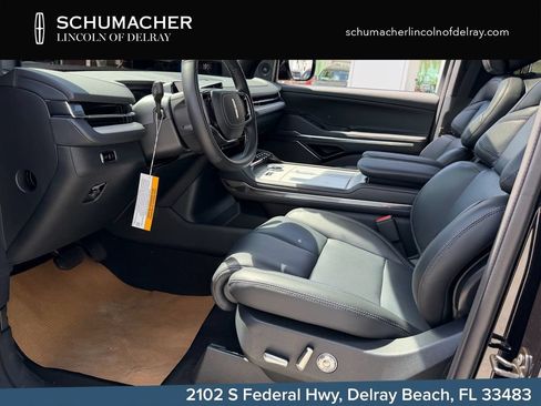 New 2026 Lincoln Navigator Reserve w/ Jet Appearance Package AWD/4WD image 11