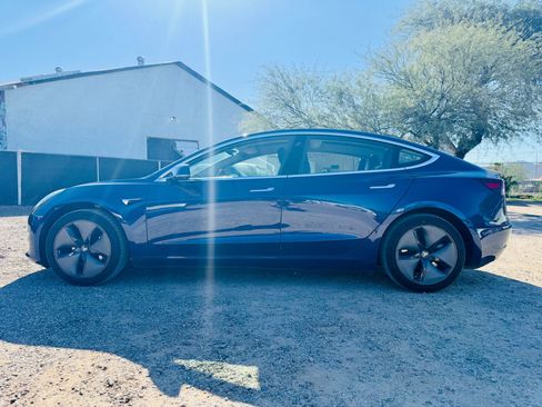 Used 2018 Tesla Model 3 Mid Range image 8