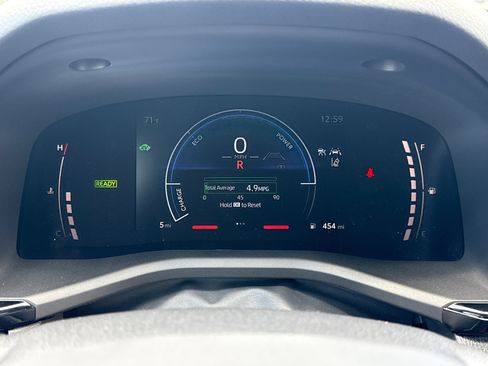 New 2026 Toyota Camry Hybrid FWD image 32