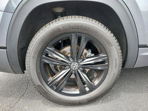 Used 2023 Volkswagen Atlas SEL R-Line AWD/4WD image 9