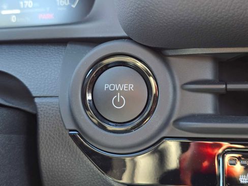 Used 2025 Toyota Crown Signia w/ Advanced Technology Package image 35