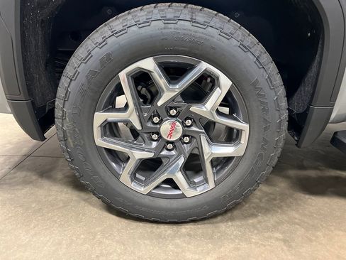 New 2026 GMC Sierra 1500 SLT w/ SLT Premium Plus Package AWD/4WD image 9