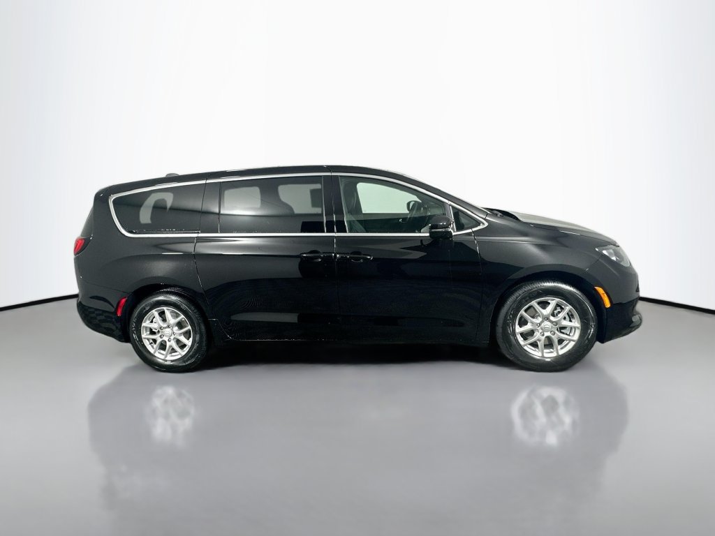 New 2026 Chrysler Voyager LX FWD image 8