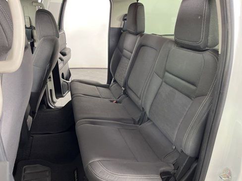 Used 2024 Nissan Frontier SV image 35