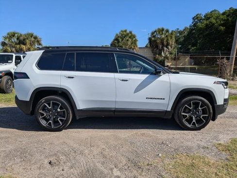 New 2026 Jeep Cherokee Overland image 2