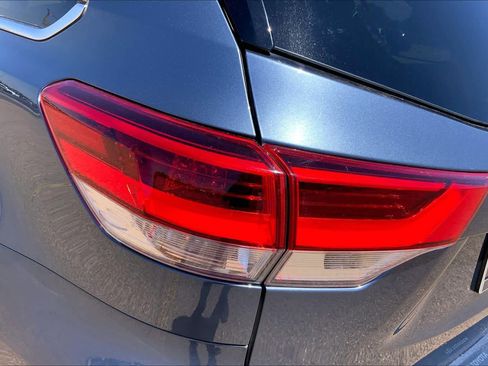 Used 2017 Toyota Highlander Limited Platinum w/ Carpet Mat Package image 29