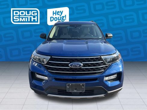 Used 2020 Ford Explorer XLT w/ Equipment Group 202A AWD/4WD image 8