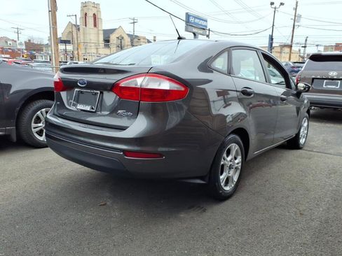 Used 2016 Ford Fiesta SE w/ Cold Weather Package image 4