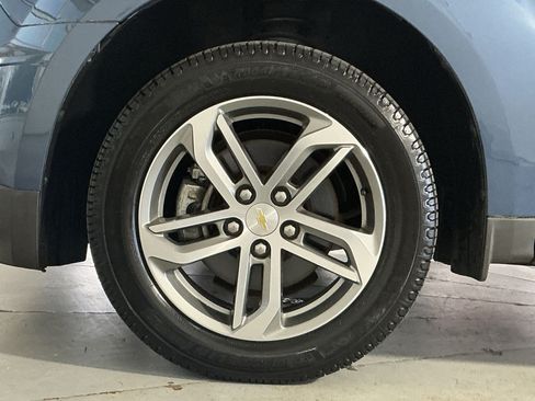 Used 2017 Chevrolet Equinox Premier w/ Enhanced Convenience Package AWD/4WD image 13