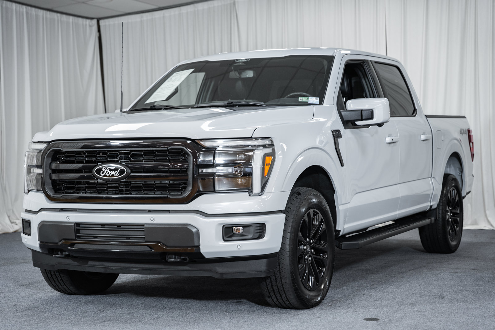 Used 2025 Ford F150 Lariat w/ Equipment Group 501A Mid AWD/4WD image 3
