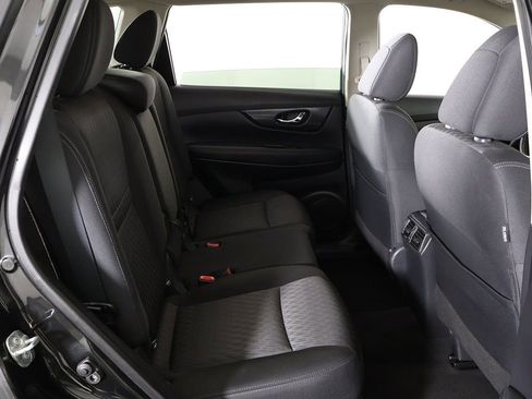 Used 2018 Nissan Rogue SV w/ Premium Package image 36