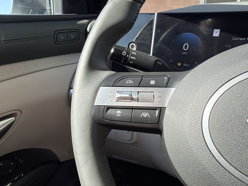 Used 2025 Hyundai Tucson Limited FWD image 31