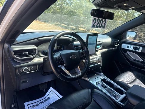 Used 2020 Ford Explorer Platinum w/ Premium Technology Package AWD/4WD image 13