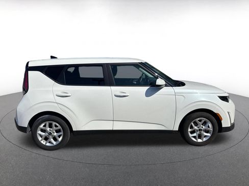 Used 2025 Kia Soul LX w/ LX Technology Package FWD image 15
