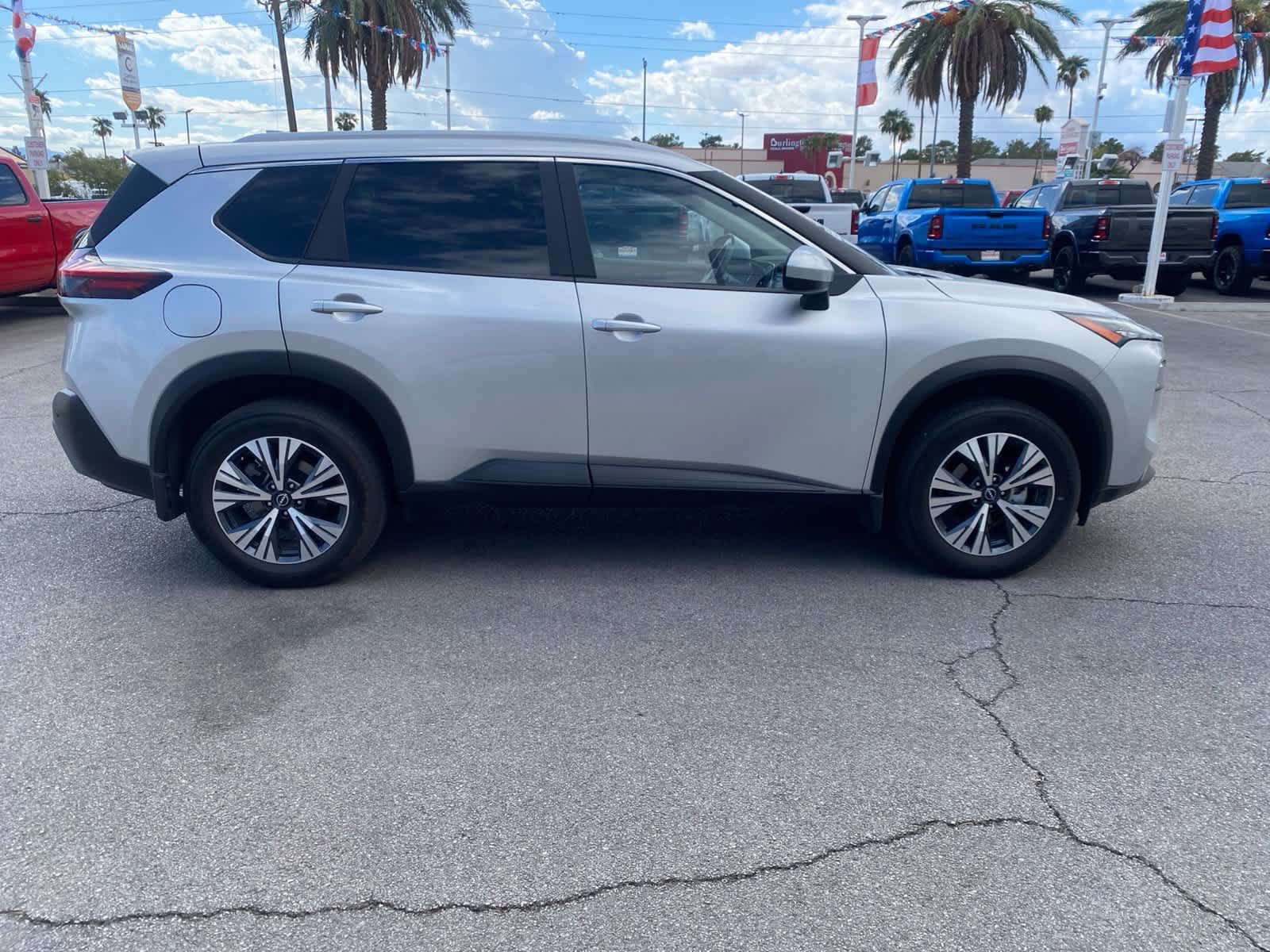 Used 2023 Nissan Rogue SV w/ SV Premium B Package AWD/4WD image 4