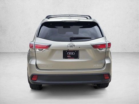 Used 2015 Toyota Highlander XLE AWD/4WD image 4