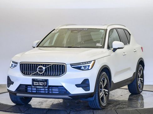 Certified 2025 Volvo XC40 B5 Core w/ Protection Package Premier image 1