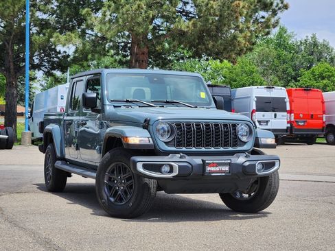 Used 2024 Jeep Gladiator Sport AWD/4WD image 1