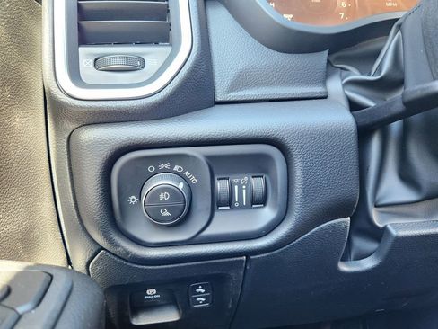 New 2026 RAM 1500 4x4 Crew Cab image 24