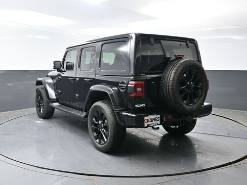 Used 2023 Jeep Wrangler Unlimited Sahara AWD/4WD image 12