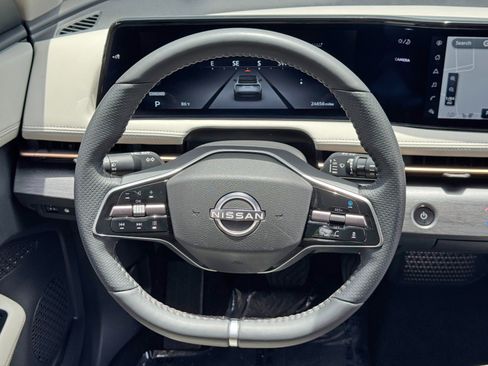 Used 2023 Nissan Ariya AWD image 19