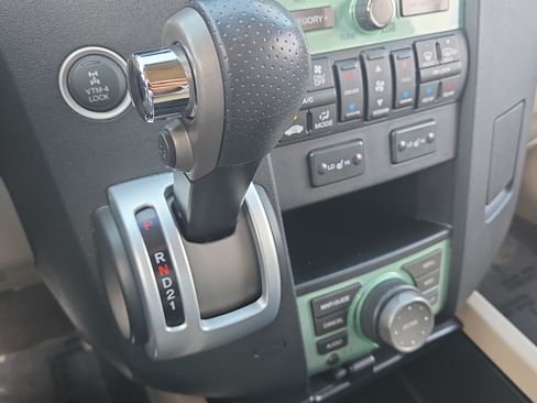 Used 2010 Honda Pilot Touring image 33