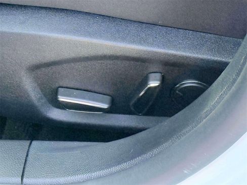 Used 2020 Ford Fusion SE image 13