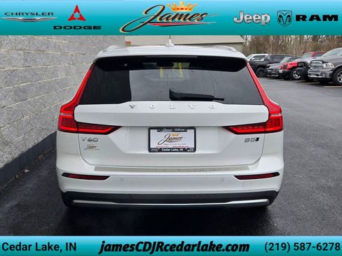 Used 2025 Volvo V60 B5 Cross Country Plus AWD/4WD image 4