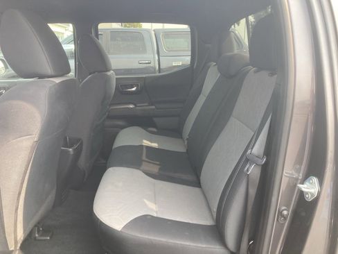 Used 2023 Toyota Tacoma TRD Off-Road w/ Technology Package image 19