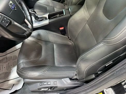 Used 2018 Volvo S60 T5 Dynamic w/ Vision Package image 23