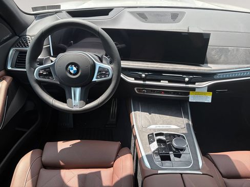New 2026 BMW X5 xDrive40i w/ M Sport Package AWD/4WD image 10