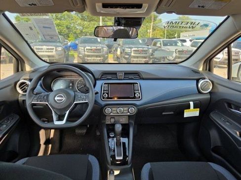 Used 2025 Nissan Versa SV w/ Trunk Package image 47