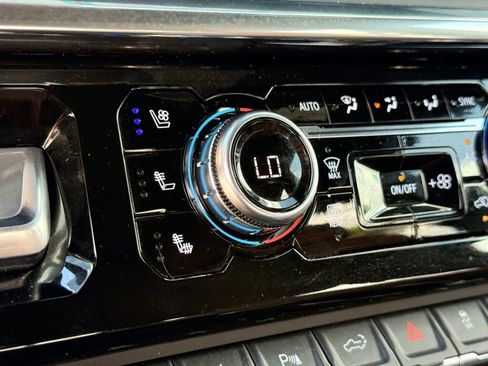 Used 2025 GMC Sierra 3500 Denali Ultimate image 8