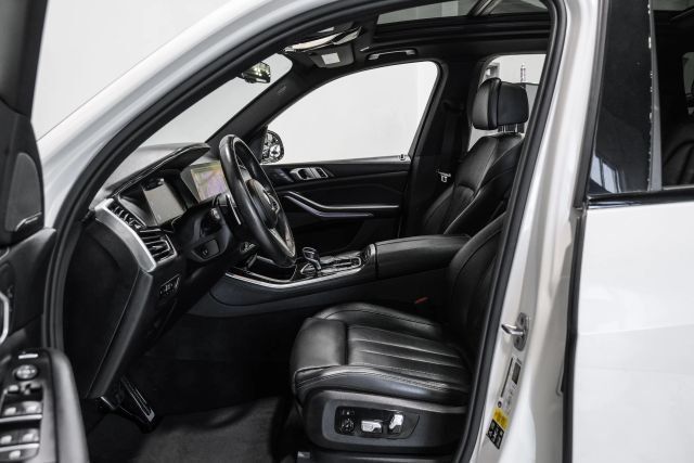 Used 2020 BMW X5 M50i AWD/4WD image 5