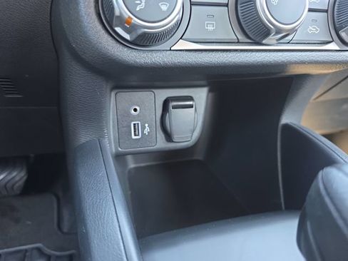 Used 2025 Nissan Versa S w/ Trunk Package FWD image 25