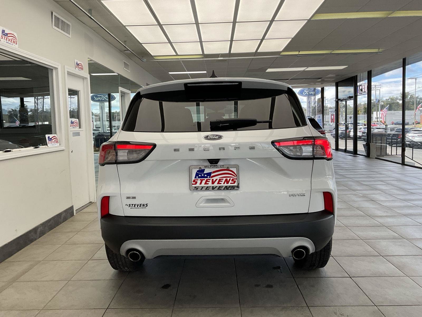 Used 2022 Ford Escape SE w/ Cold Weather Package AWD/4WD image 5