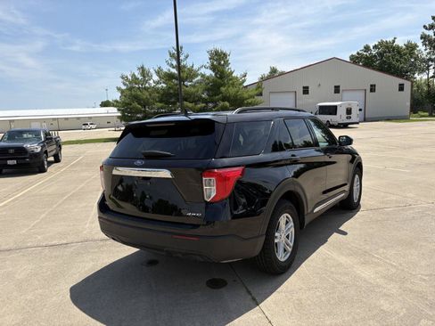 Used 2024 Ford Explorer XLT AWD/4WD image 22