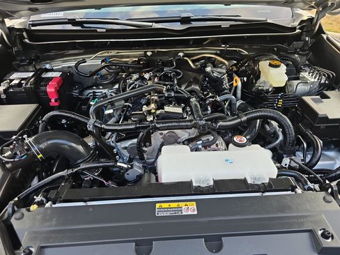 Used 2025 Toyota Tacoma SR5 AWD/4WD image 33