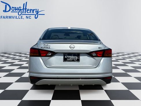 Used 2024 Nissan Altima 2.5 SV FWD image 4