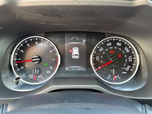 Used 2022 Toyota RAV4 XLE Premium FWD image 37