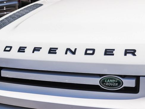 Used 2020 Land Rover Defender 110 HSE AWD/4WD image 11
