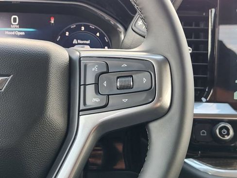 Used 2025 Chevrolet Silverado 1500 LT AWD/4WD image 29