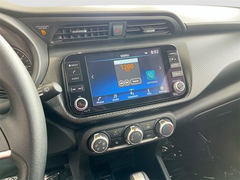 Used 2024 Nissan Kicks SV image 14